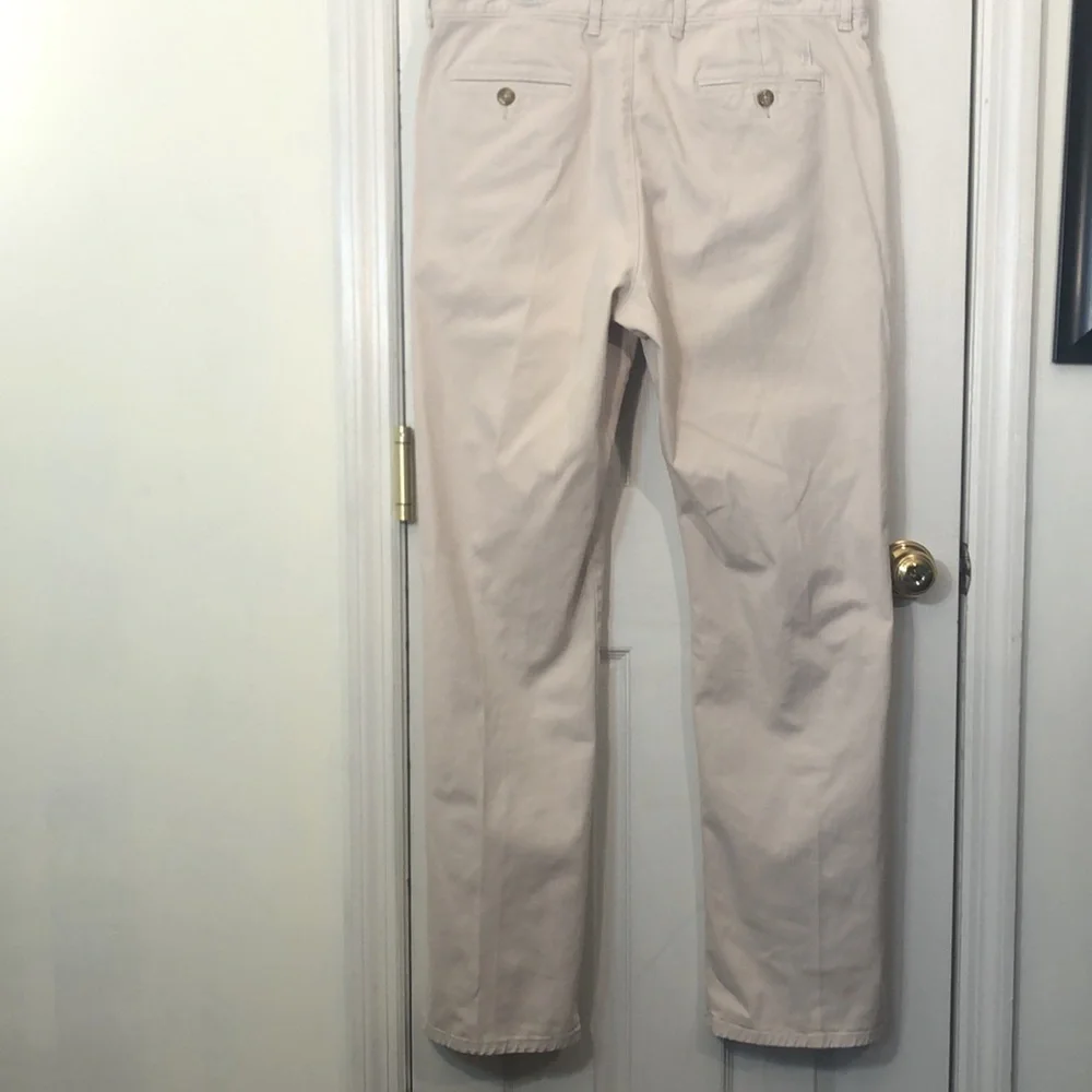 JOHNNIE-O 98% COTTON 2 % SPANDEX PREWORN USED  WAIST 35.5